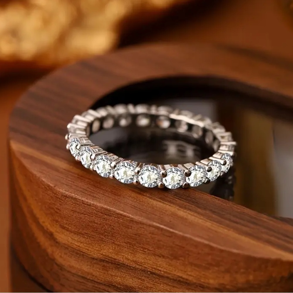 Band Ring - Picture 4 of 4